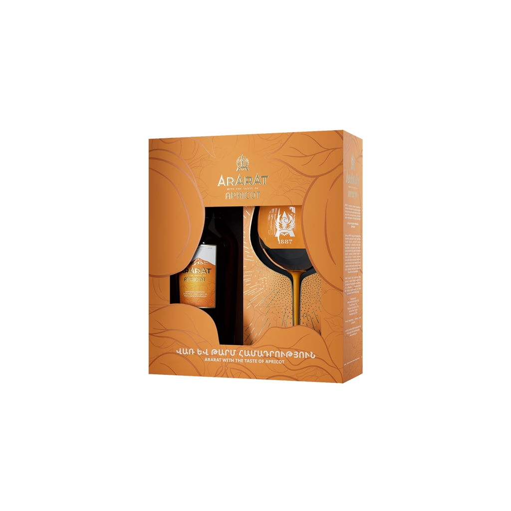 Brandy `Ararat. Apricot` /with glass/ 700ml